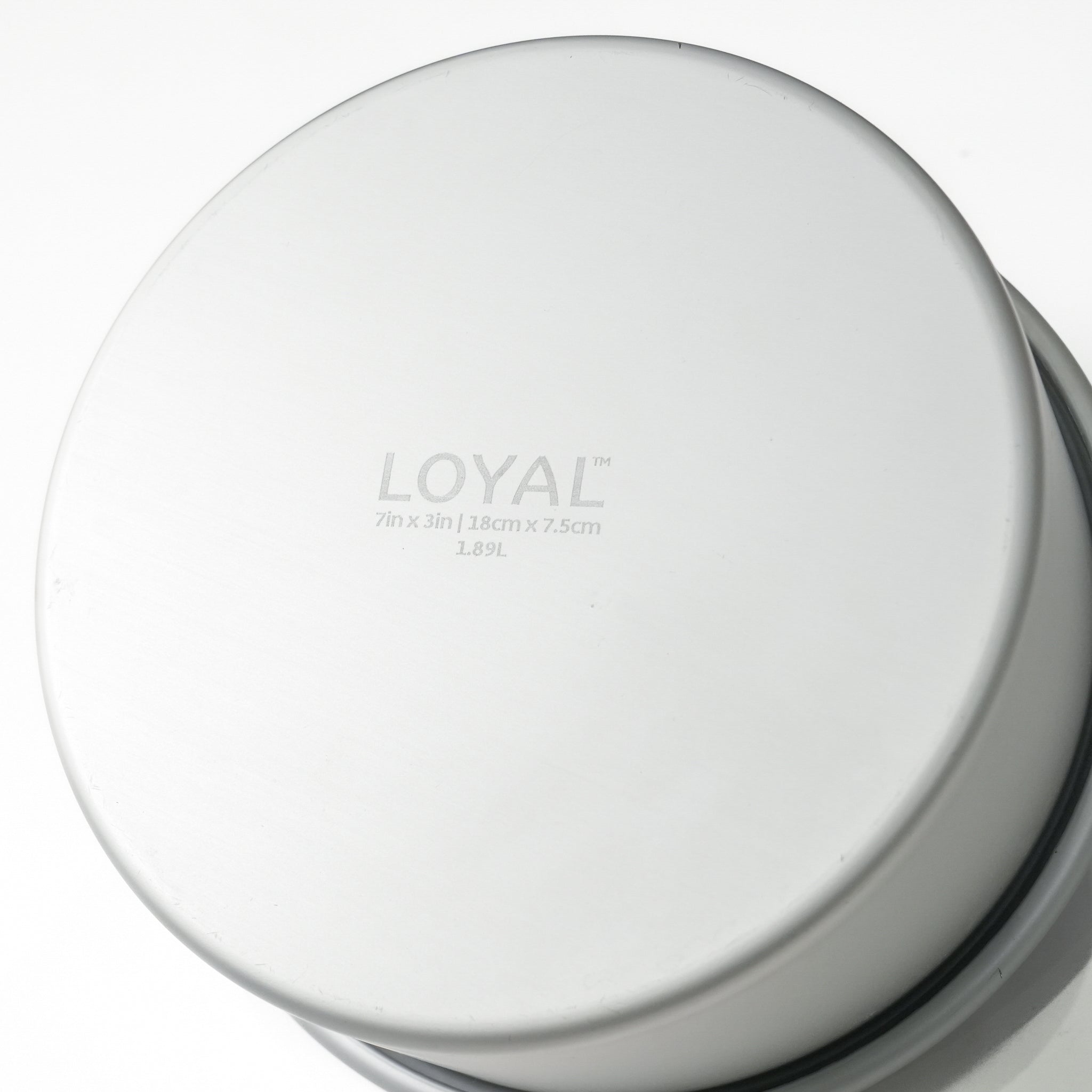 LOYAL Round Cake Tin 7" x 3" (18cm x 7.5cm)