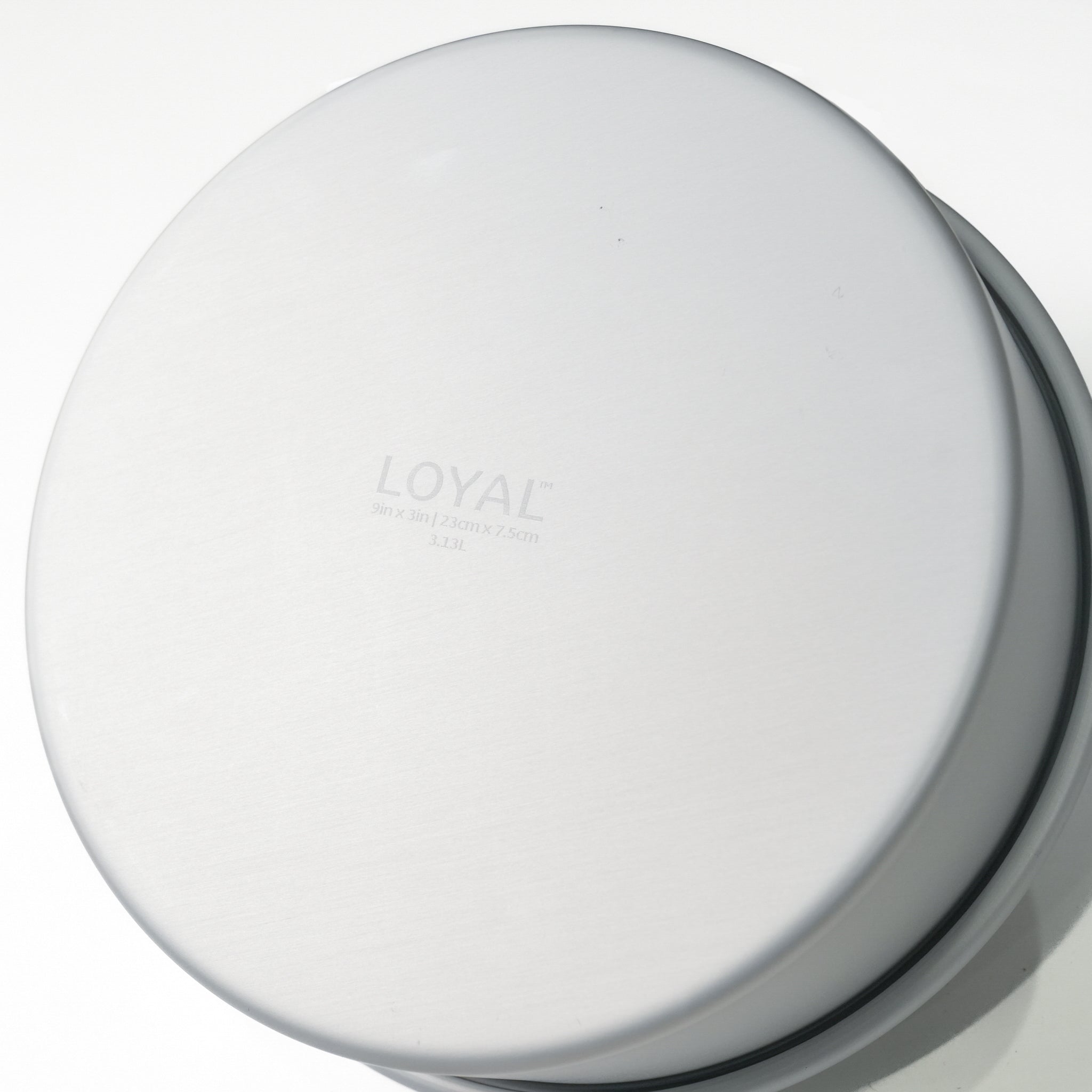 LOYAL Round Cake Tin 9" x 3" (23cm x 7.5cm)