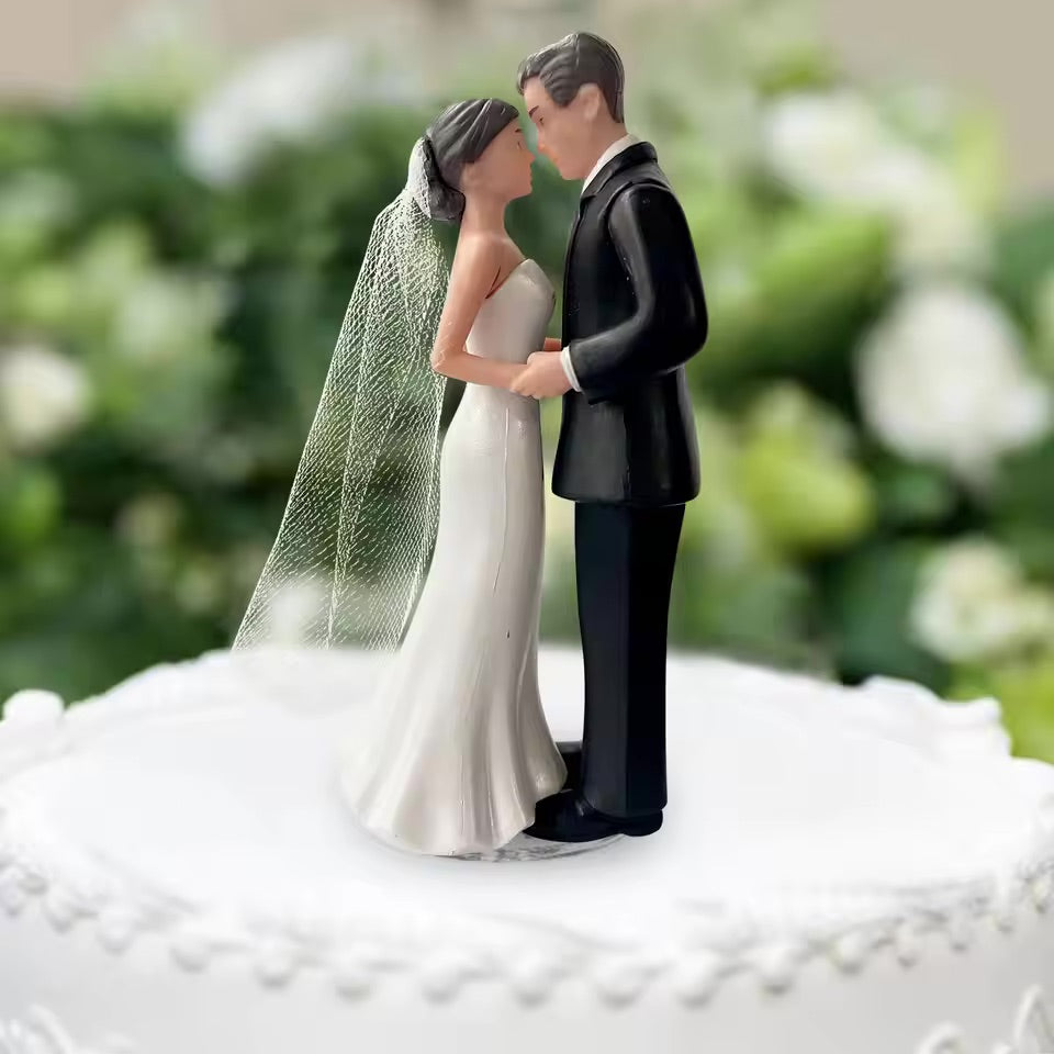 Bride & Groom Cake Figurine