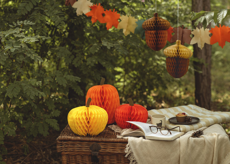 Acorn Honeycomb Decorations 2pk