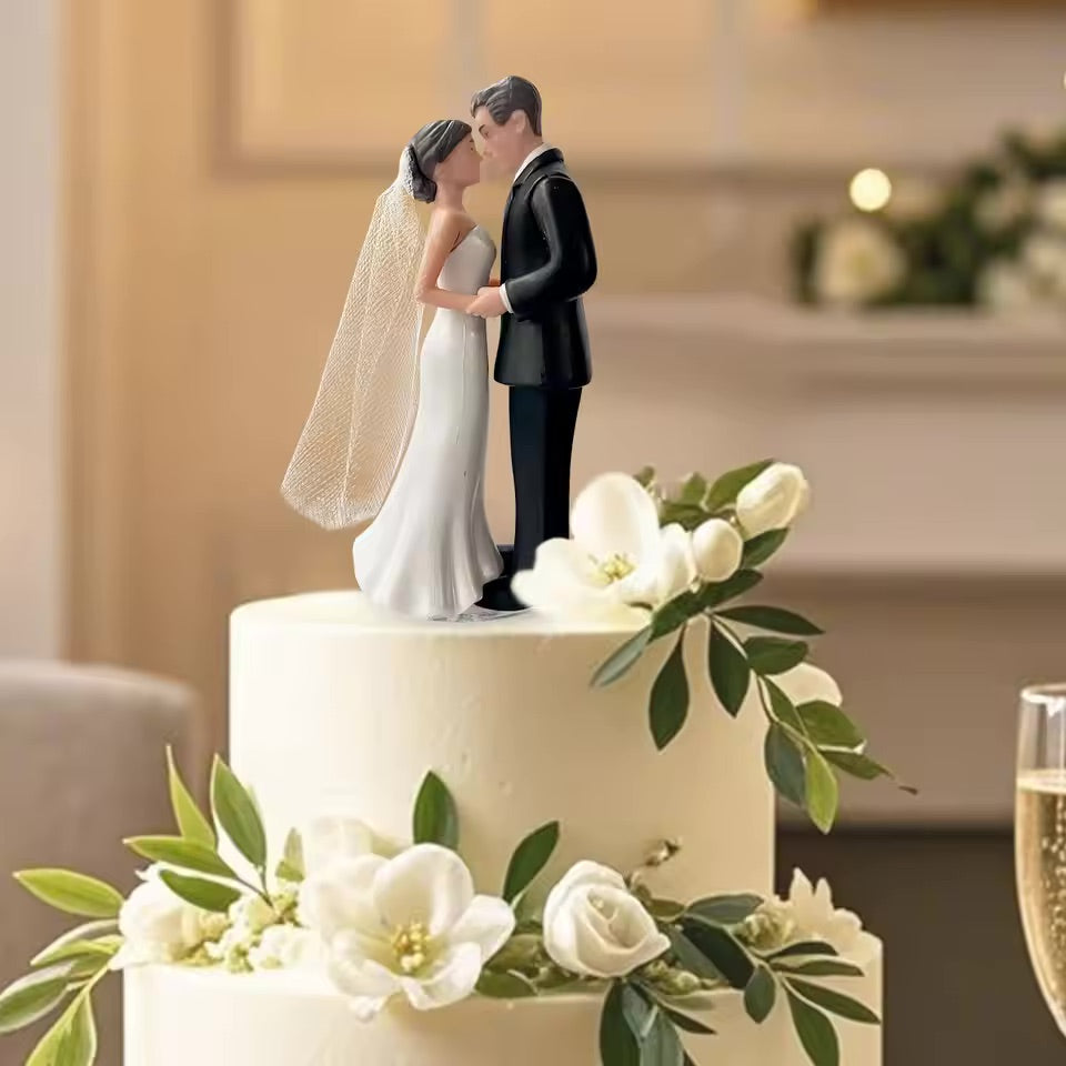 Bride & Groom Cake Figurine